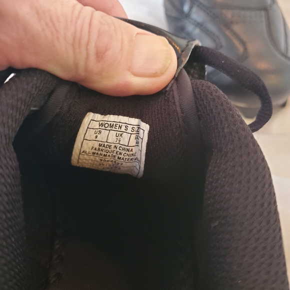 EASTON SOFTBALL CLEETS - Picture 3 of 7